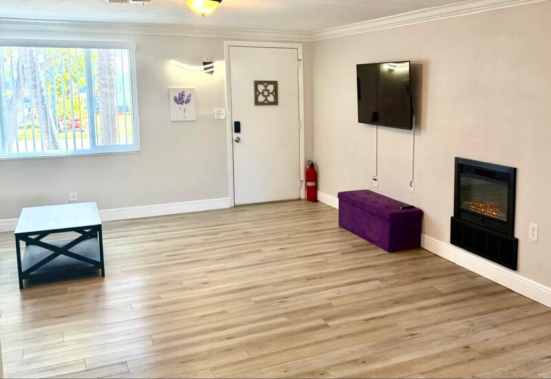 Building Photo - 13729 Cox Ave