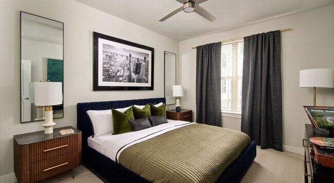 Building Photo - 16717 Westpark Dr