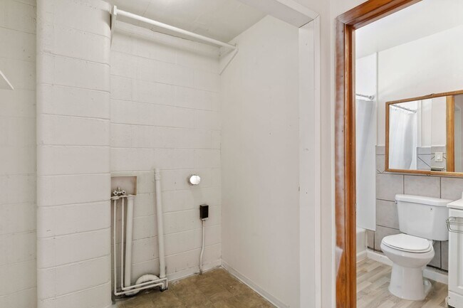 Building Photo - Chavez 426 Basin St NW 1 Unit + 1 Com
