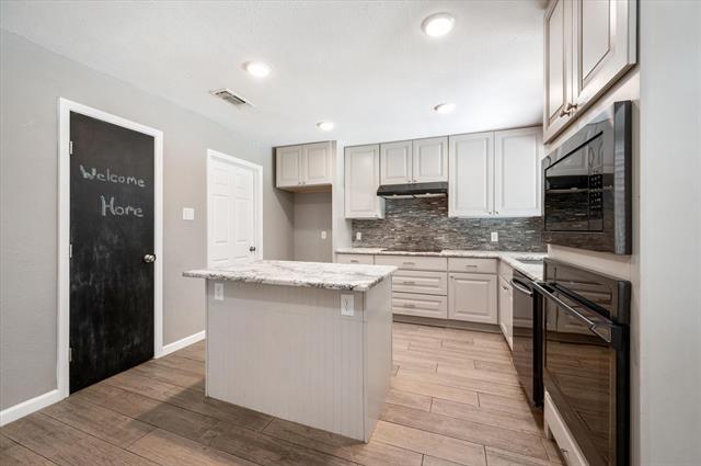 Building Photo - 3008 Bluebonnet Ln