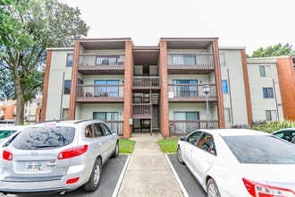 Building Photo - 11 Haverford Ct