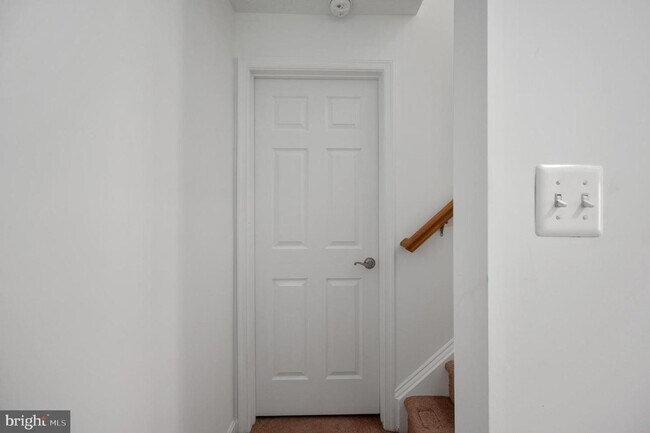 Building Photo - 259 Olympic Dr