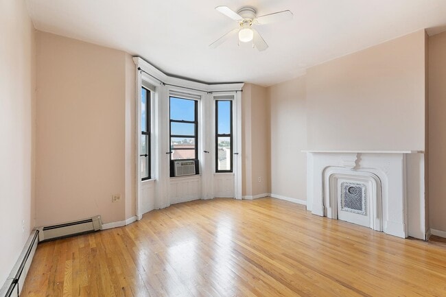 Building Photo - 809 Washington St