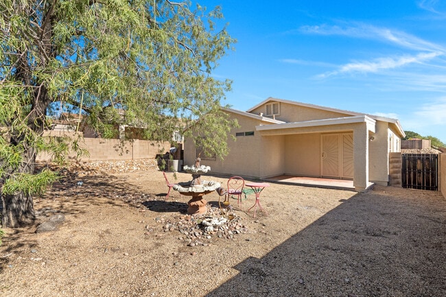 Building Photo - 3721 W Avenida Fria