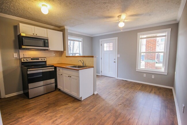Building Photo - Stylish 2BR Retreat in Vibrant Highland Park Neighborhood!