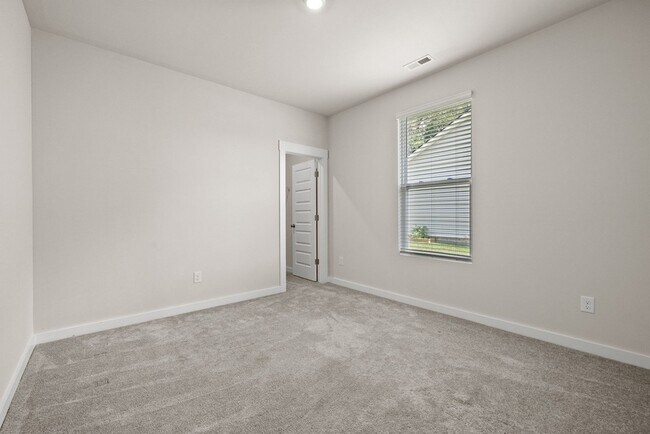 Building Photo - 1145 Ross Farms Blvd