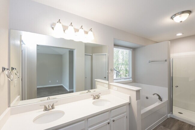 Building Photo - 5521 W 117th Pl