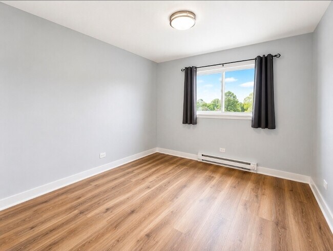Building Photo - 4208 Bonhill Dr
