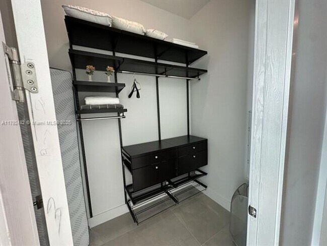 Building Photo - 17550 Collins Ave