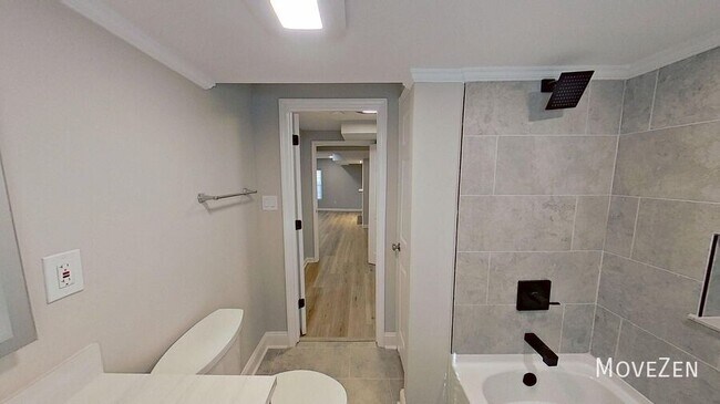 Building Photo - 7 Ratcale Ln