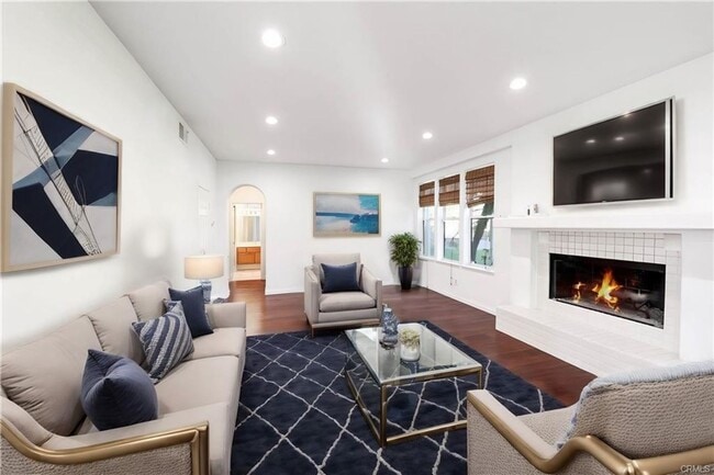 Building Photo - Exceptional 5 bedroom home in Aliso Viejo