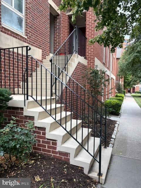 Building Photo - 516 S Charles St