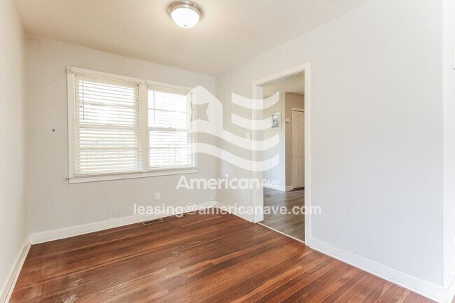 Building Photo - 606 Fleetwood Cir