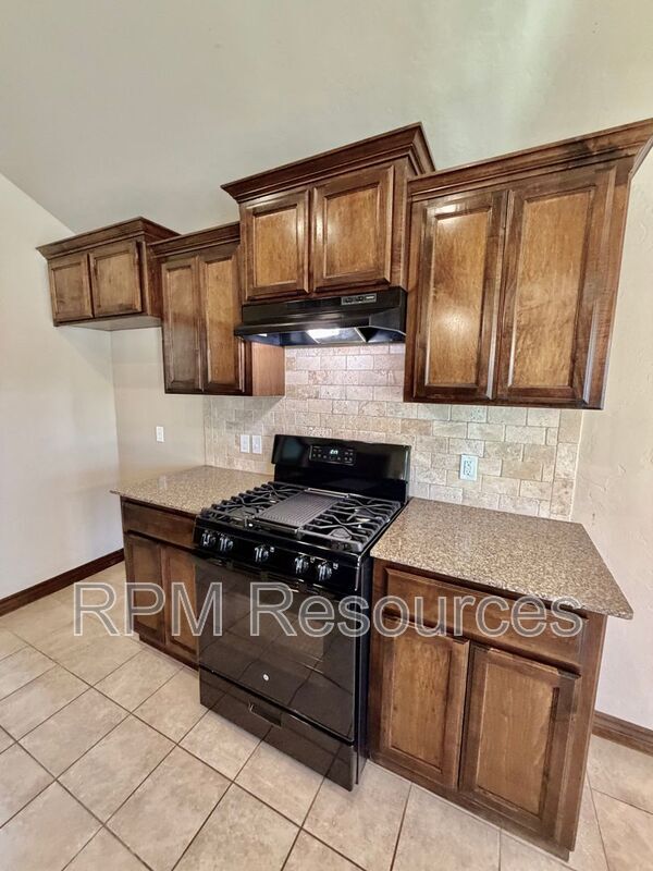 Building Photo - 5601 Sanderling Rd