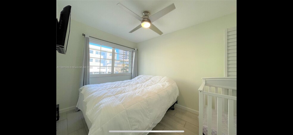 Building Photo - 2600 Collins Ave
