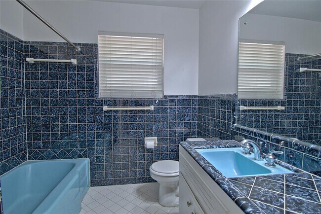 Building Photo - 11907 Oak Trail