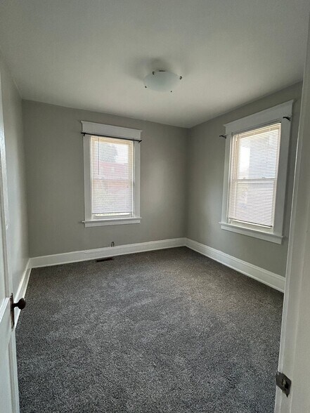 Building Photo - 1507 Banklick St