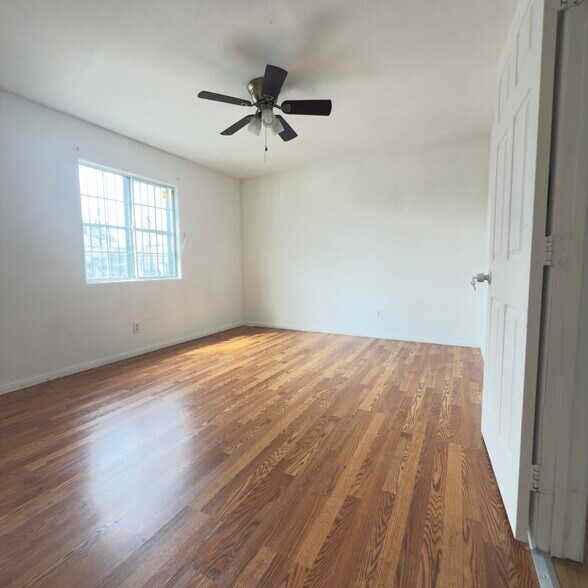 Bedroom 2 - 3321 W 63rd St