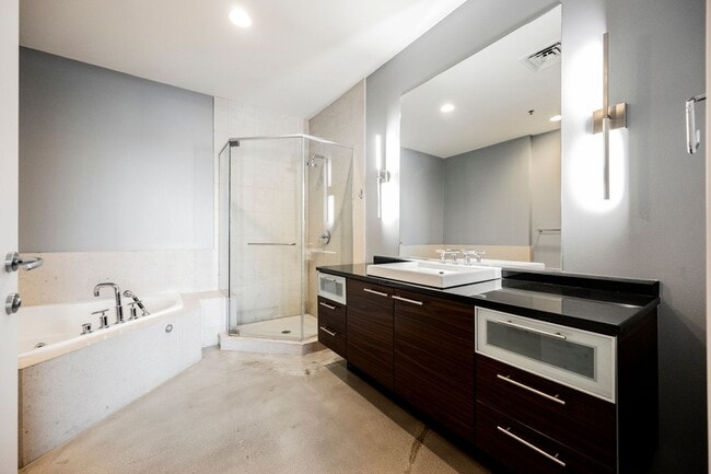 Building Photo - Modern Industrial Loft at Soho Lofts – 1BR/2BA High-Rise in the Arts District, City & Mountain Vi...