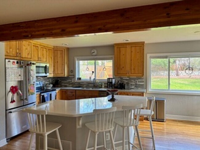 Building Photo - 815 Trail Ridge Dr