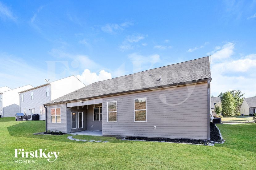 Building Photo - 3280 Heatherwood Dr