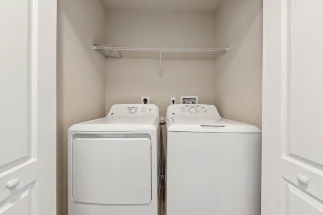 Building Photo - 5911 Monterra Club Dr
