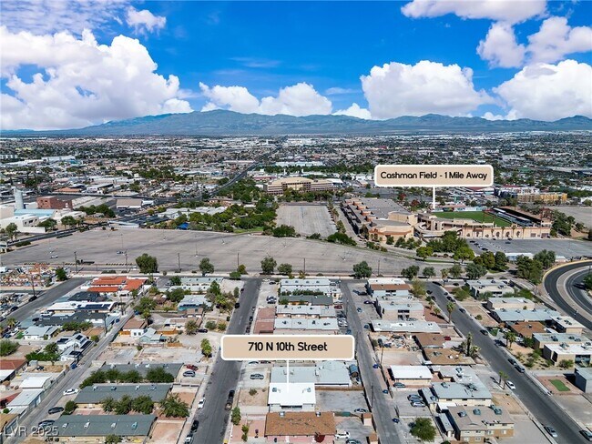 Building Photo - 710 N 10th St