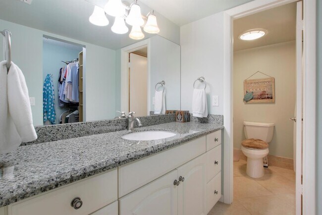 Building Photo - 630 Ocean Dr