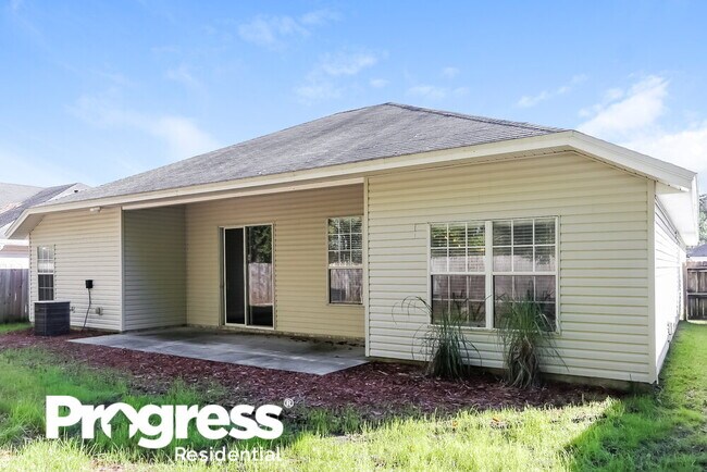 Building Photo - 667 Bonaparte Dr
