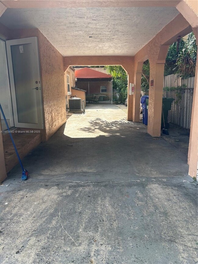 Building Photo - 1560 NW 25th Ave