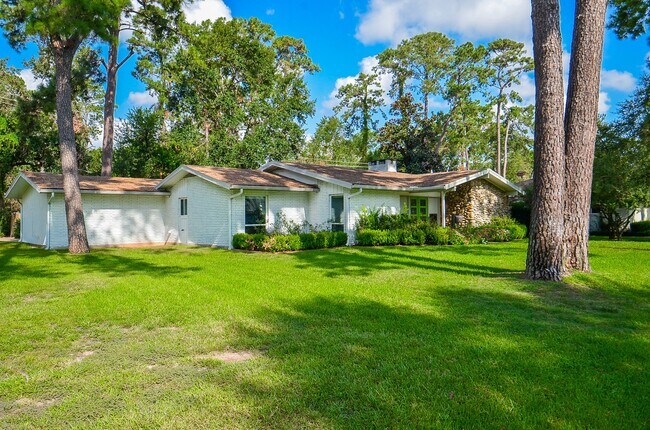Building Photo - 1101 Guinea Dr