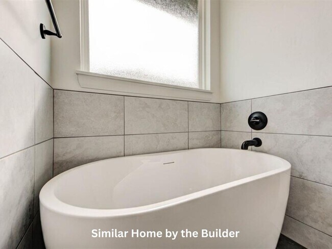 Building Photo - Stunning New Home in Mustang w/ 3-Car Garage