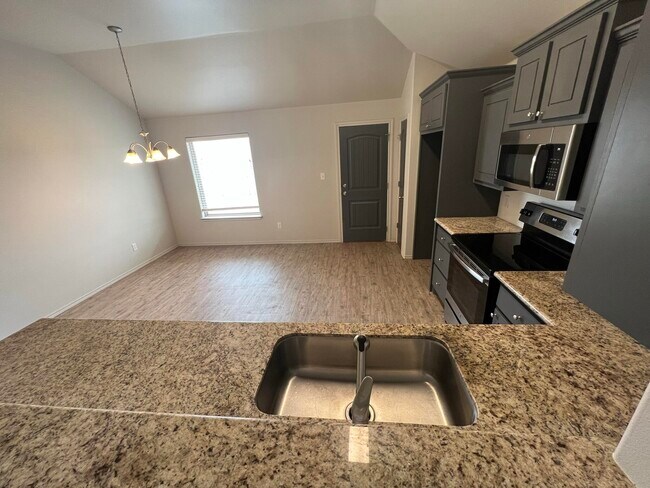 Building Photo - 716 Hillshire Ave