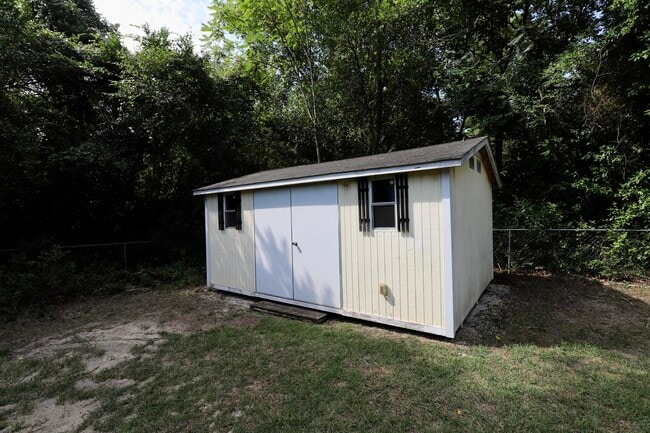 Building Photo - 579 Sierra St