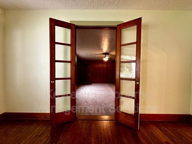 Building Photo - 128 Vedette Ave
