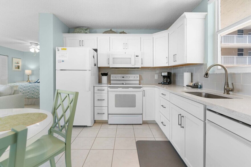 Building Photo - 5700 Bonita Beach Rd SW