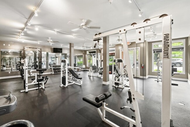 Building Photo - Fabulous 1BR condo in popular Walker Square