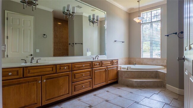 Building Photo - 617 SE 47th Loop