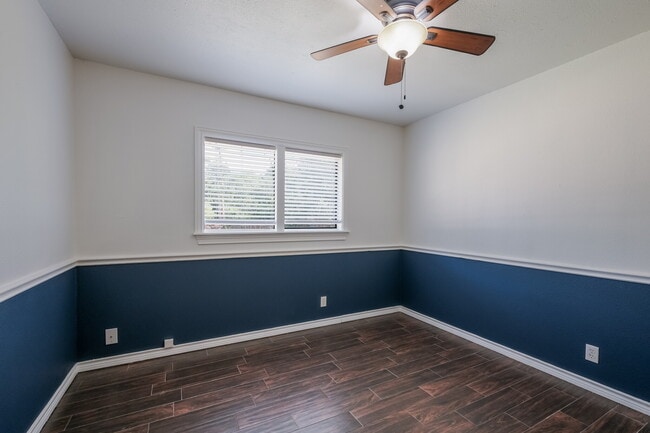 Building Photo - 6967 Sunset Village Dr