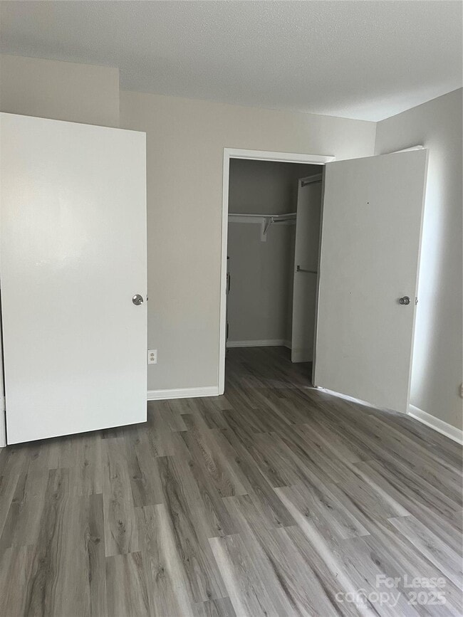 Building Photo - 3215 Heathstead Place
