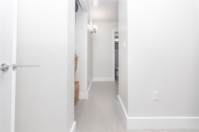 Building Photo - 3600 NE 170th St