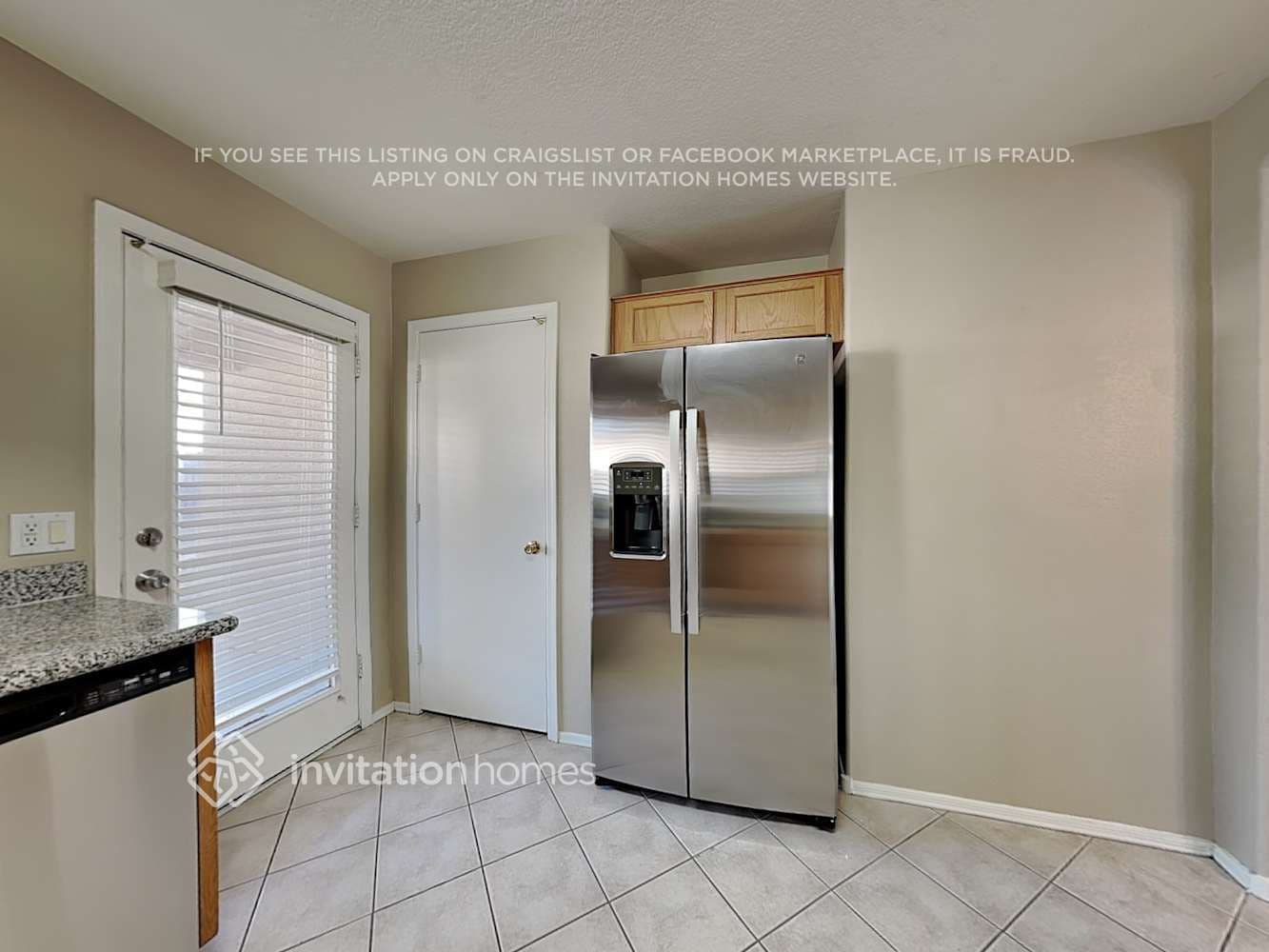 Building Photo - 834 E Impreria St