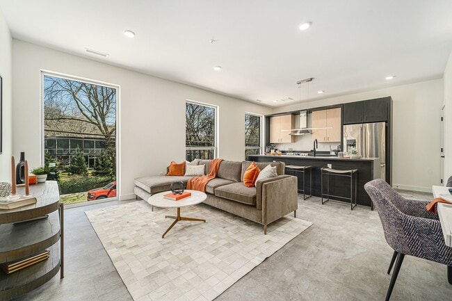 Deluxe Living Space & Kitchen - Lafayette West Apartments