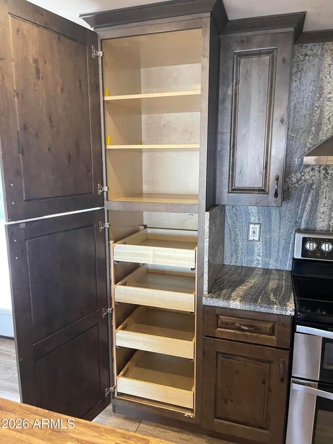 Building Photo - 3511 E Greenway Ln