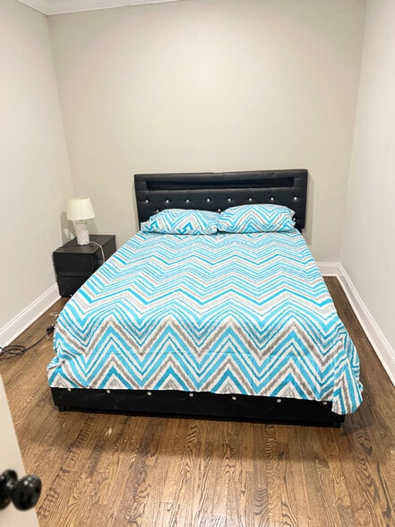 Primary Photo - 941 Valley St