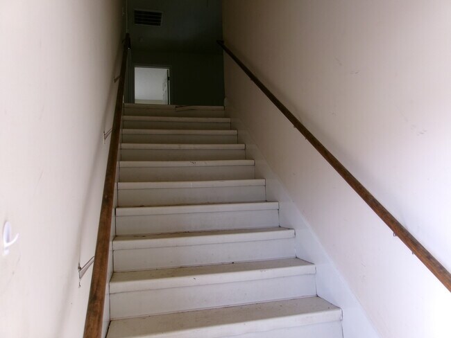 Building Photo - 1453 Park St