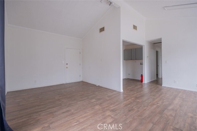 Building Photo - 2254 Riverside Dr