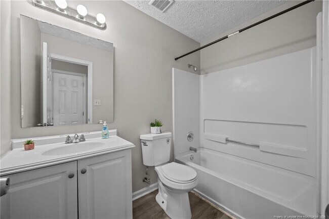 Building Photo - 1421 Matilda Ct