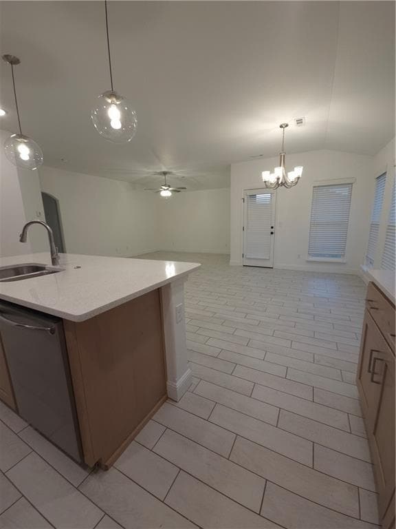 Building Photo - 813 S Sparrow St