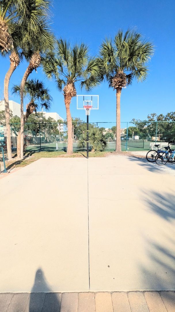 Building Photo - 2 BED 1 BATH CONDO ON SIESTA KEY **ALL UTILITIES/WIFI INCLUDED**